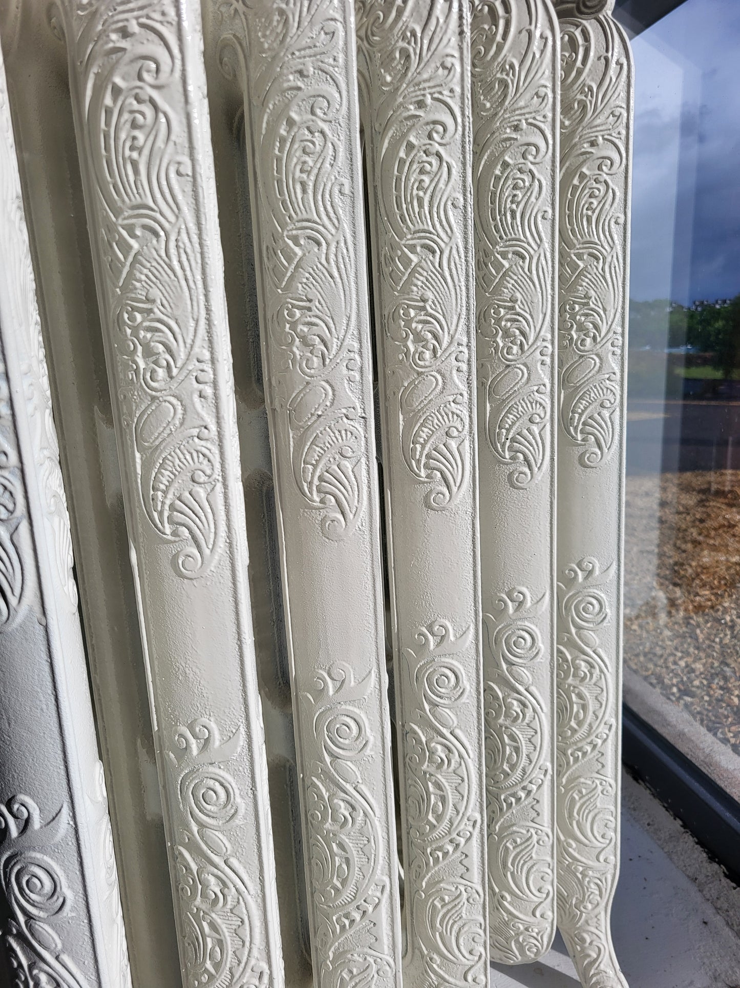 Rococo 3 Column Cast Iron Radiator - 765mm Tall - Various Colours + Sizes